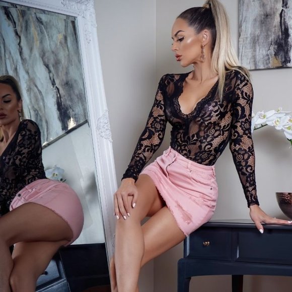 LAST 1! Black Lace Long Sleeve V-Neck Bodysuit Top - Picture 5 of 7